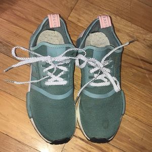 Adidas, pink, green and little blue kinda. Only worn like three times.